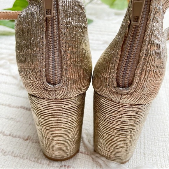 Report Deschutes gold metallic buckle front block heel party sandal Sz 7 NWOT - Picture 7 of 10